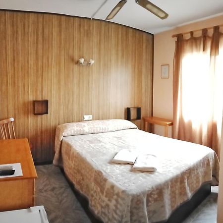Hostal Cristina Dénia Buitenkant foto