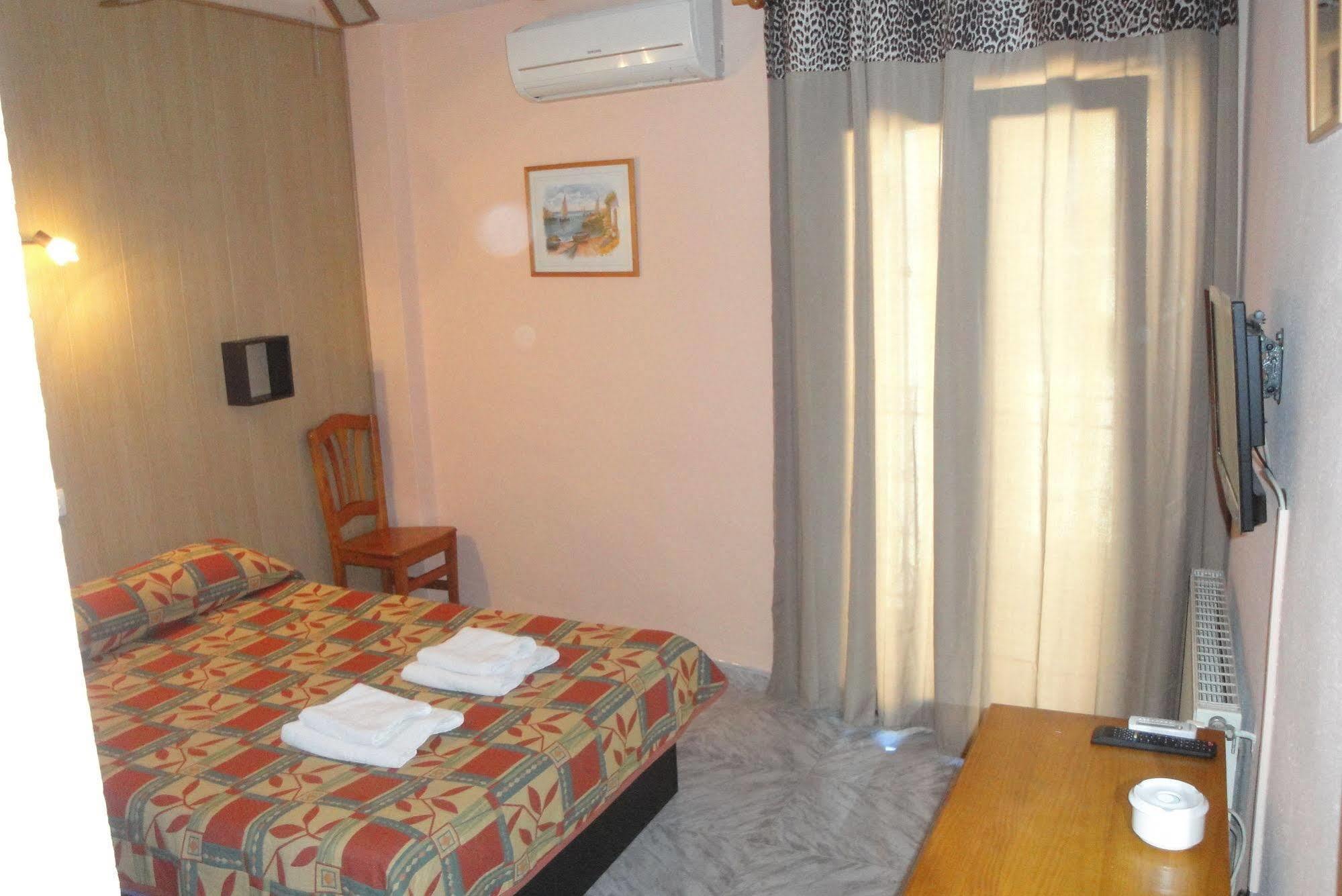 Hostal Cristina Dénia Buitenkant foto